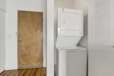 1071 West 15th Street Chicago IL 60608