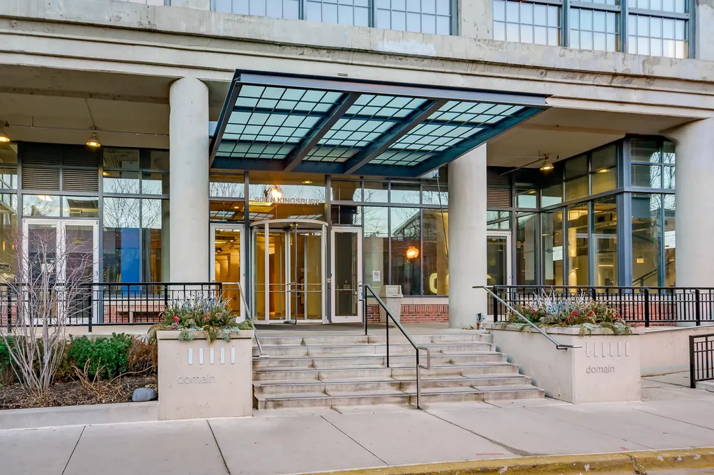 900 North Kingsbury Street Chicago IL 60610