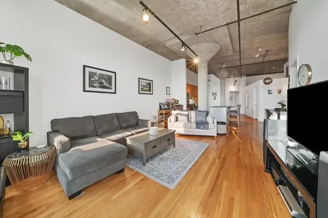 900 North Kingsbury Street Chicago IL 60610