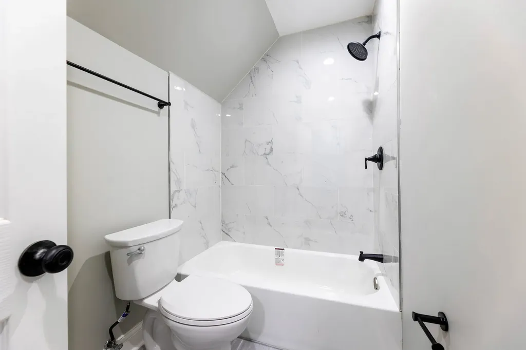 4924 West Congress Parkway Chicago IL 60644
