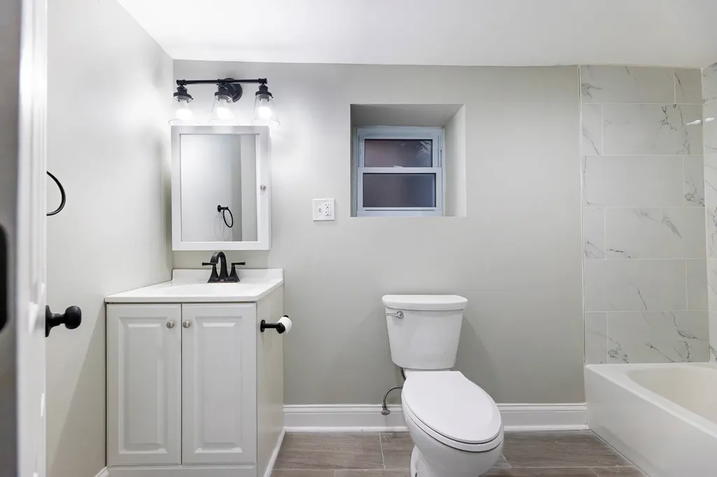 4924 West Congress Parkway Chicago IL 60644