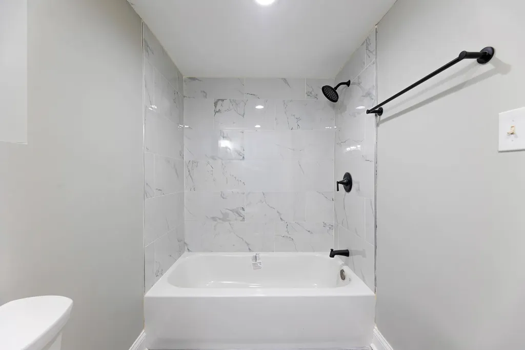 4924 West Congress Parkway Chicago IL 60644
