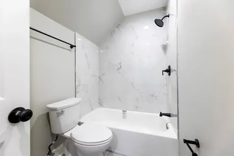4924 West Congress Parkway Chicago IL 60644