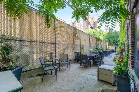640 West Waveland Avenue Chicago IL 60613