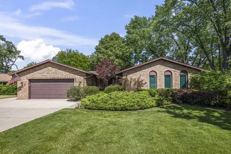 907 North Quentin Road Palatine IL 60067