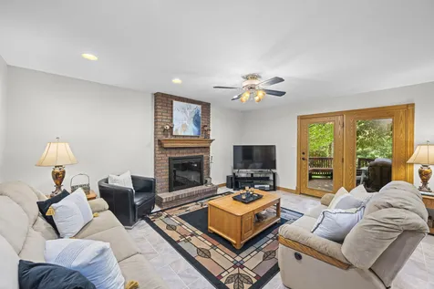 907 North Quentin Road Palatine IL 60067