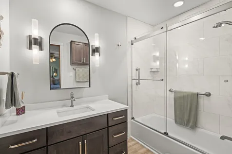 907 North Quentin Road Palatine IL 60067