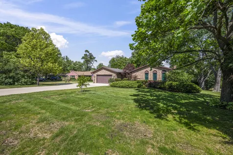 907 North Quentin Road Palatine IL 60067