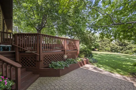 907 North Quentin Road Palatine IL 60067