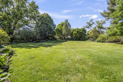 907 North Quentin Road Palatine IL 60067