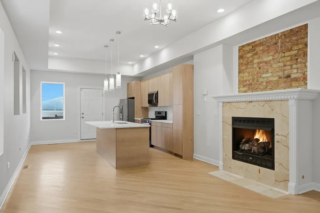 6505 South Woodlawn Avenue Chicago IL 60637