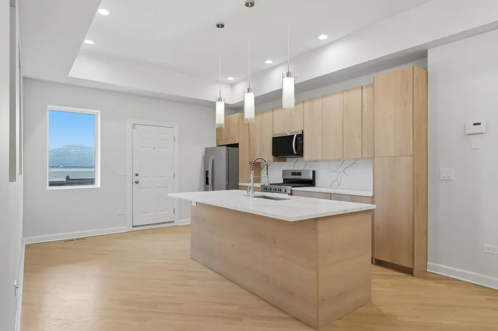 6505 South Woodlawn Avenue Chicago IL 60637