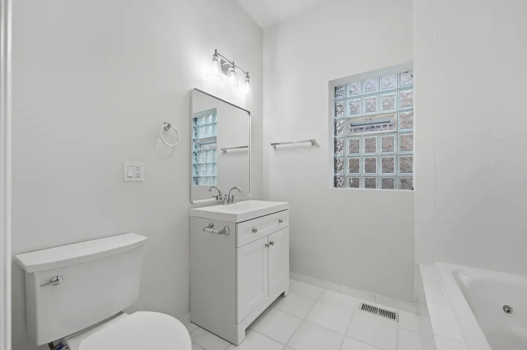 6505 South Woodlawn Avenue Chicago IL 60637