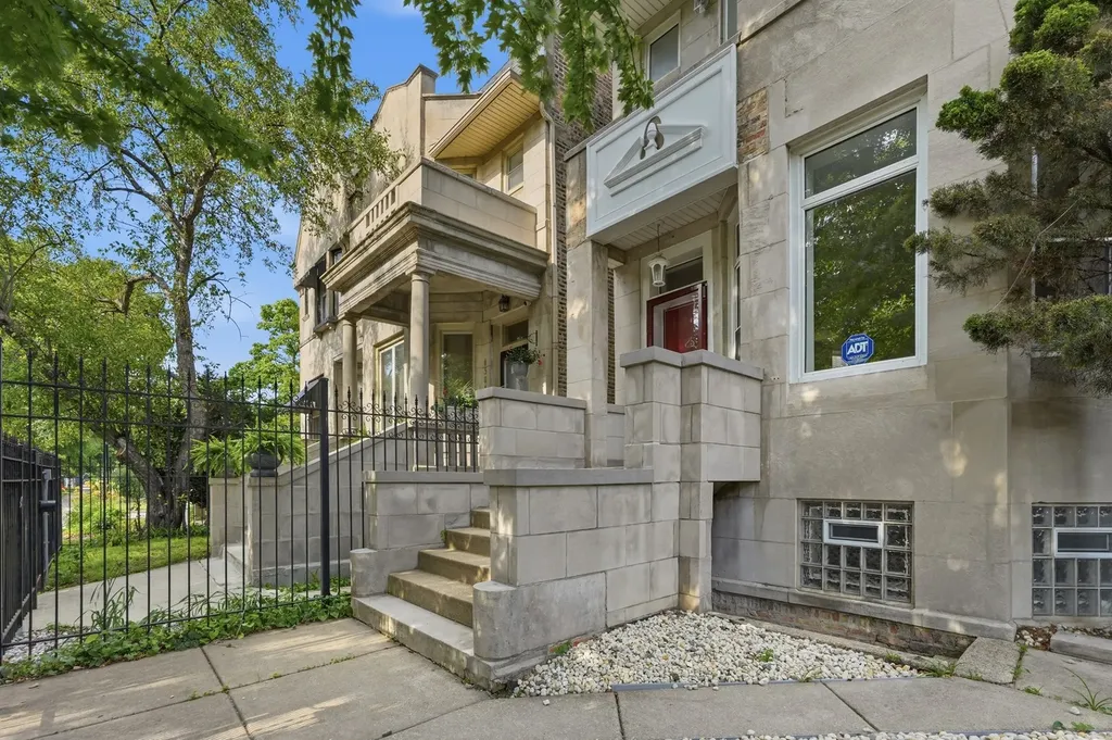 6505 South Woodlawn Avenue Chicago IL 60637