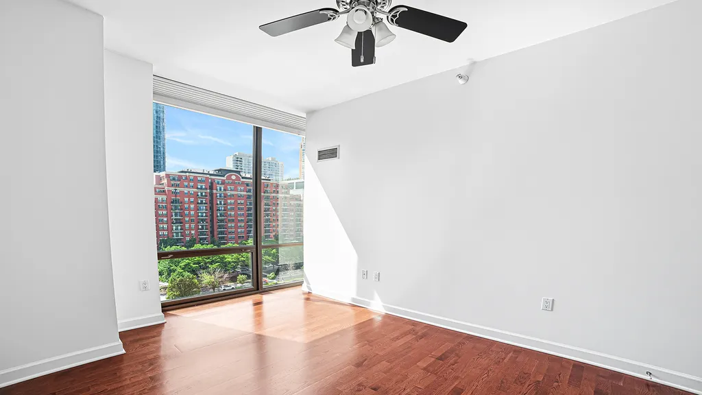 233 East 13th Street Chicago IL 60605