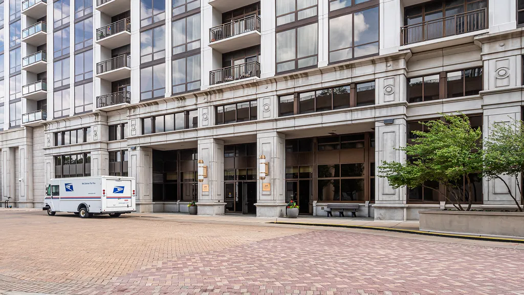 233 East 13th Street Chicago IL 60605