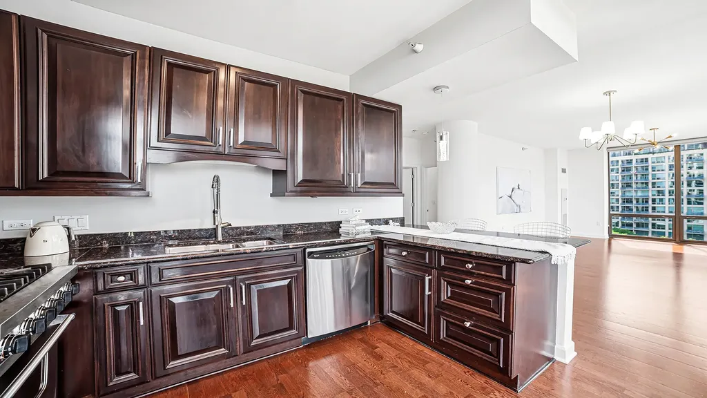 233 East 13th Street Chicago IL 60605