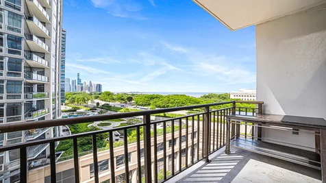 233 East 13th Street Chicago IL 60605