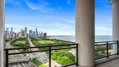 233 East 13th Street Chicago IL 60605
