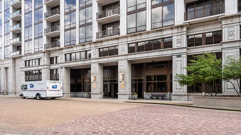 233 East 13th Street Chicago IL 60605
