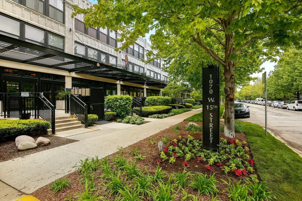 1070 West 15th Street Chicago IL 60608