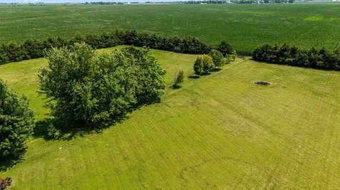 1392 Red Brick Road Dixon IL 61021