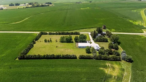 1392 Red Brick Road Dixon IL 61021