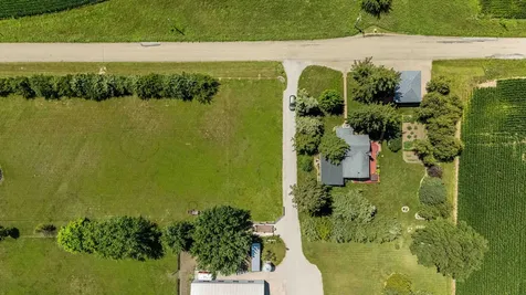 1392 Red Brick Road Dixon IL 61021