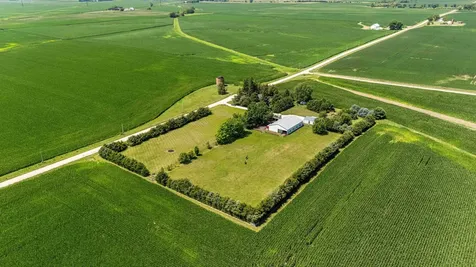 1392 Red Brick Road Dixon IL 61021