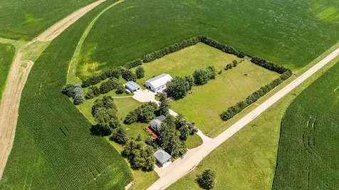 1392 Red Brick Road Dixon IL 61021