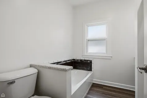 1826 Laurel Avenue Evanston IL 60201