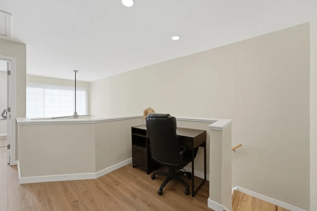 935 Concord Court Carol Stream IL 60188