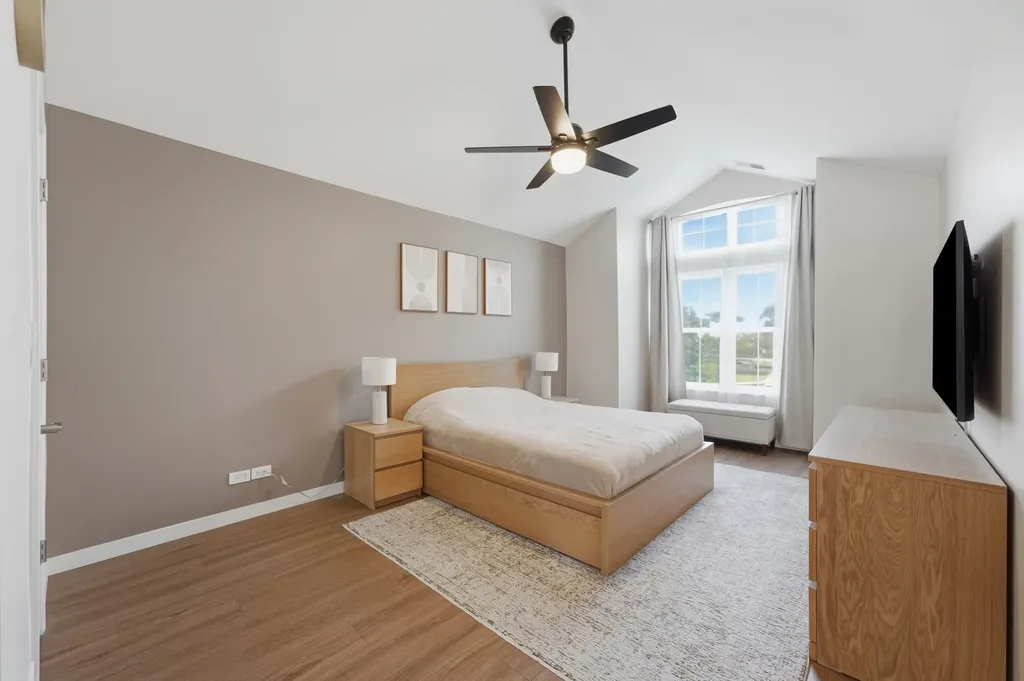 935 Concord Court Carol Stream IL 60188