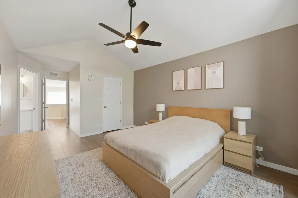 935 Concord Court Carol Stream IL 60188