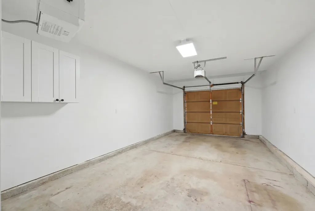 935 Concord Court Carol Stream IL 60188