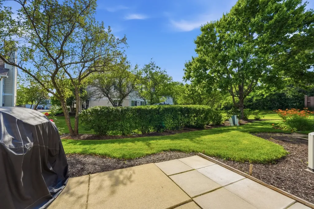935 Concord Court Carol Stream IL 60188