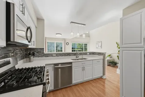 935 Concord Court Carol Stream IL 60188