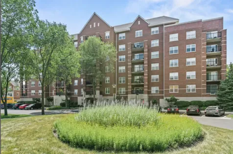 470 West Mahogany Court Palatine IL 60067