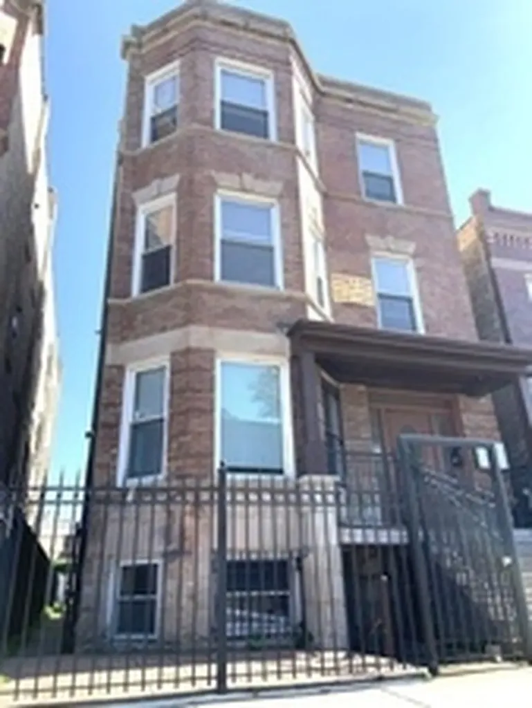 2831 West Fullerton Avenue Chicago IL 60647