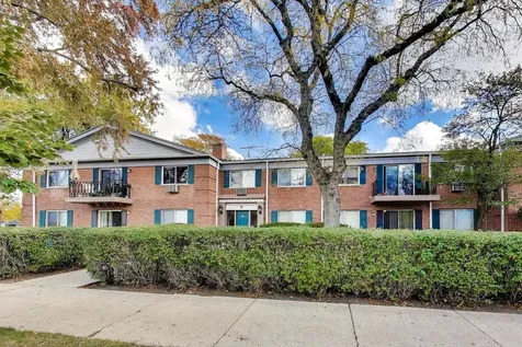 2303 South Goebbert Road Arlington Heights IL 60005