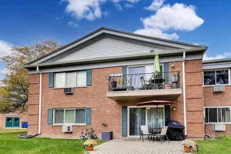 2303 South Goebbert Road Arlington Heights IL 60005