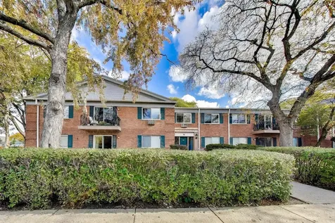 2303 South Goebbert Road Arlington Heights IL 60005