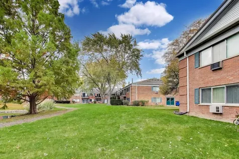 2303 South Goebbert Road Arlington Heights IL 60005