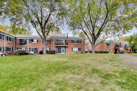 2303 South Goebbert Road Arlington Heights IL 60005