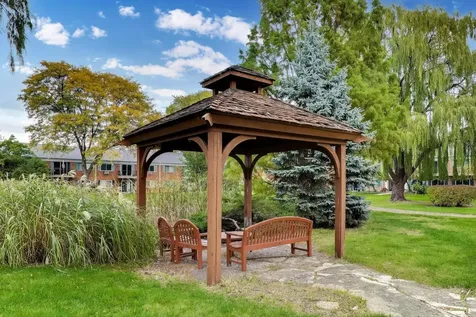 2303 South Goebbert Road Arlington Heights IL 60005