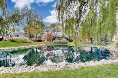 2303 South Goebbert Road Arlington Heights IL 60005