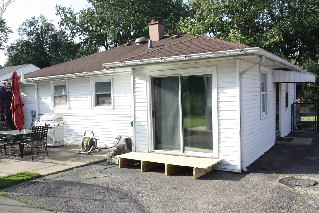 3103 Martin Lane Rolling Meadows IL 60008