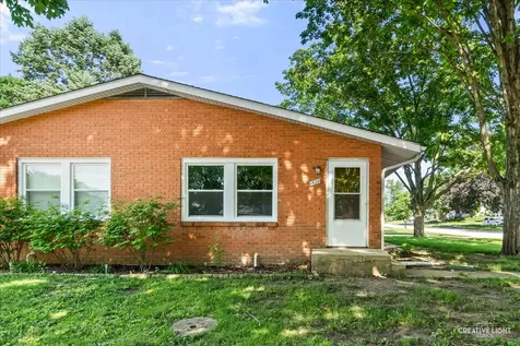 1528 Oak Lane Sycamore IL 60178