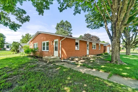 1528 Oak Lane Sycamore IL 60178