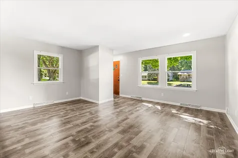 1528 Oak Lane Sycamore IL 60178